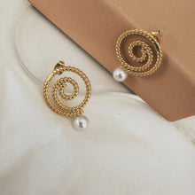 Load image into Gallery viewer, The Sisilia Pearl Drop Earring